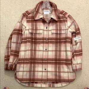 Old Navy Plaid Flannel Shirt/Jacket with side pockets.  Size S.  NWT